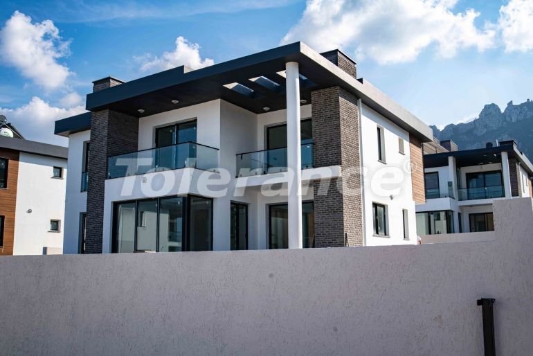 Вилла или дом от застройщика в Кирения, Северный Кипр с бассейном: купить недвижимость в Турции - 119341