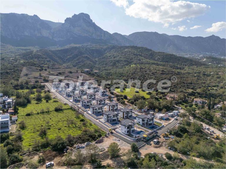 Вилла или дом от застройщика в Кирения, Северный Кипр с бассейном: купить недвижимость в Турции - 119344