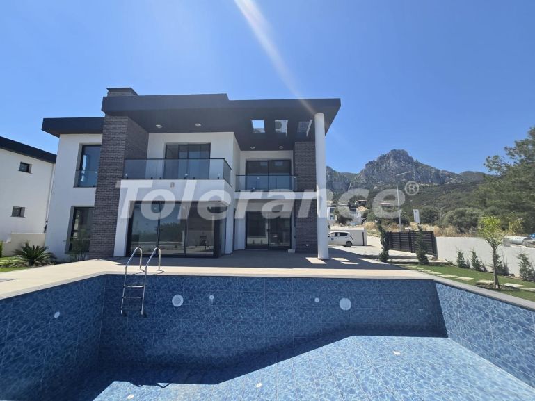 Вилла или дом от застройщика в Кирения, Северный Кипр с бассейном: купить недвижимость в Турции - 127854