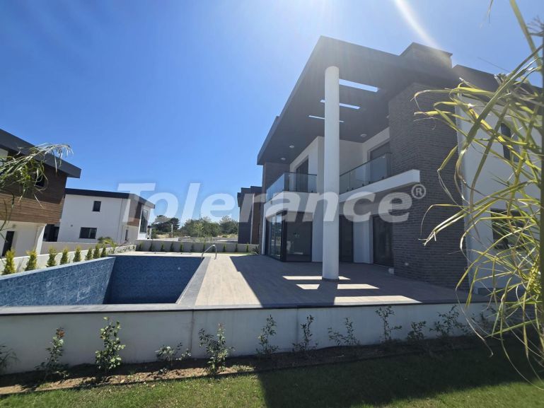 Вилла или дом от застройщика в Кирения, Северный Кипр с бассейном: купить недвижимость в Турции - 127859