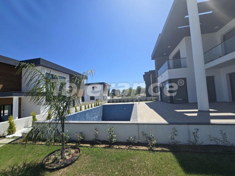 Вилла или дом от застройщика в Кирения, Северный Кипр с бассейном: купить недвижимость в Турции - 127861