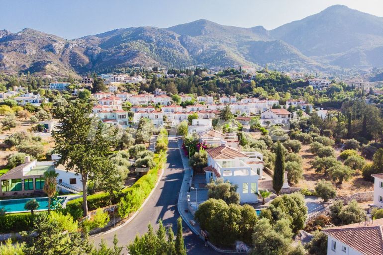 Вилла или дом от застройщика в Кирения, Северный Кипр вид на море с бассейном в рассрочку: купить недвижимость в Турции - 71222