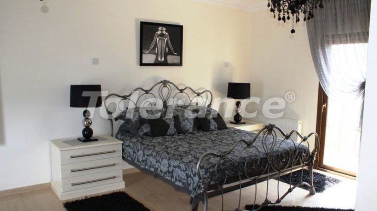 Вилла или дом в Кирения, Северный Кипр вид на море с бассейном - 71406 Вилла или дом в Кирения, Северный Кипр вид на море с бассейном: купить недвижимость в Турции - 71406