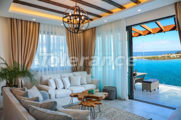 Вилла или дом от застройщика в Кирения, Северный Кипр вид на море с бассейном: купить недвижимость в Турции - 71836