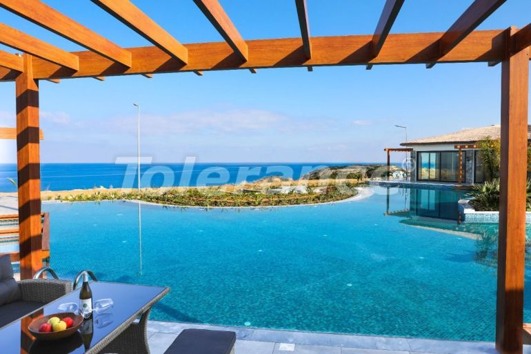 Вилла или дом от застройщика в Кирения, Северный Кипр вид на море с бассейном: купить недвижимость в Турции - 71840