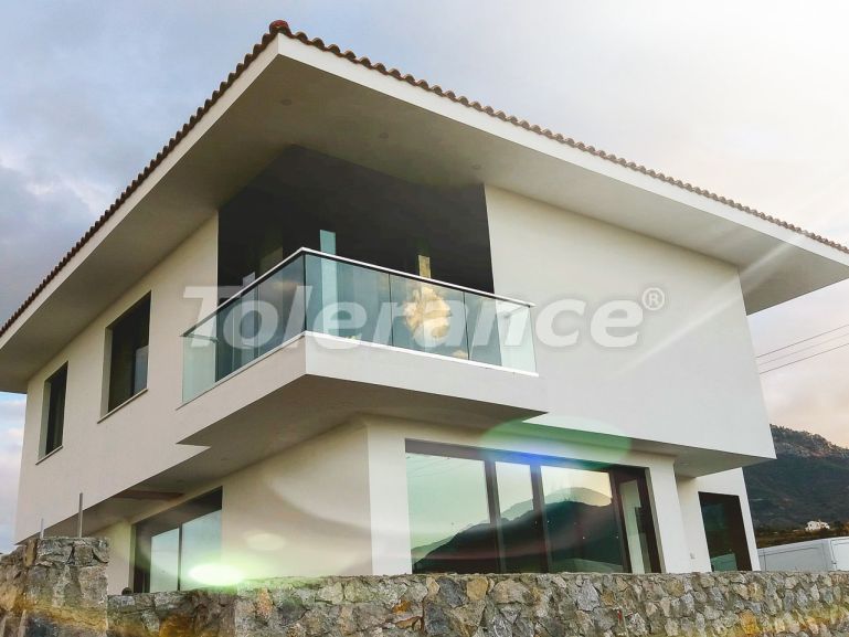 Вилла или дом от застройщика в Кирения, Северный Кипр вид на море: купить недвижимость в Турции - 72024