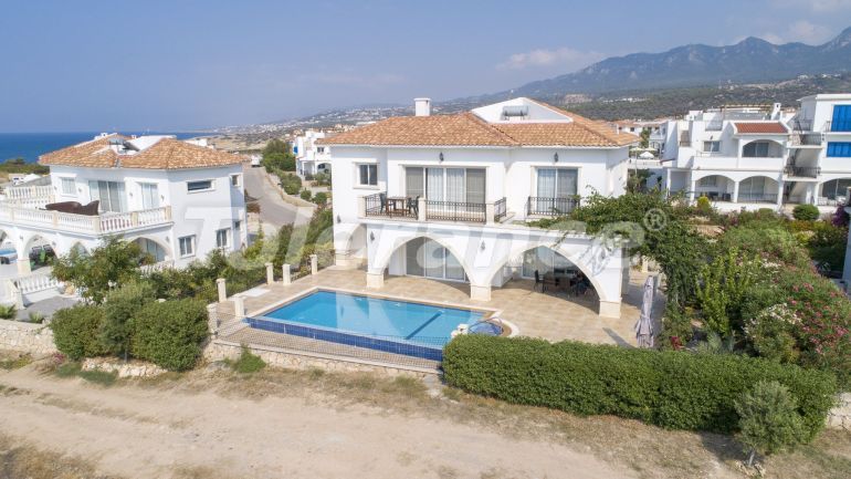 Вилла или дом от застройщика в Кирения, Северный Кипр вид на море с бассейном: купить недвижимость в Турции - 72183