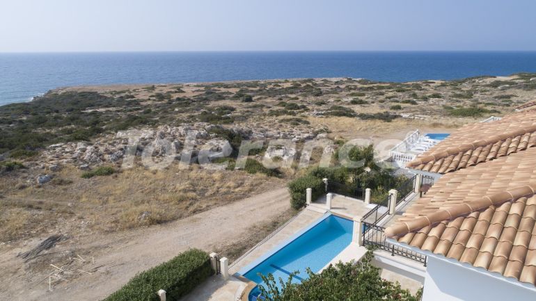 Вилла или дом от застройщика в Кирения, Северный Кипр вид на море с бассейном: купить недвижимость в Турции - 72186