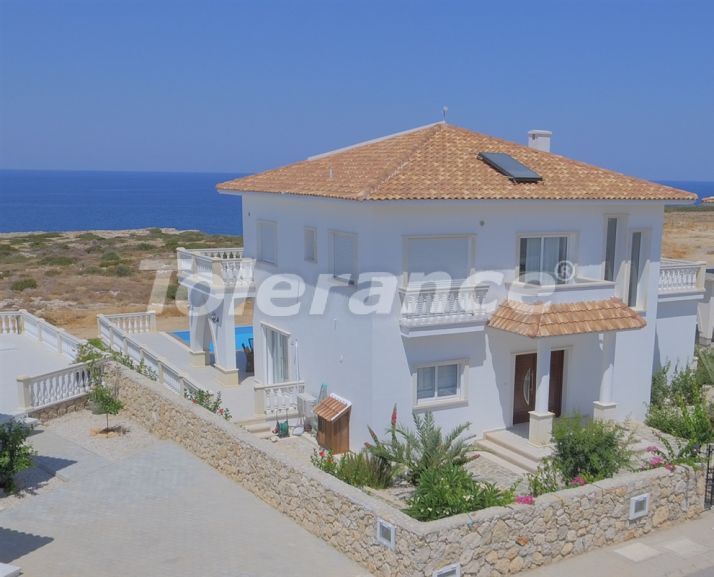 Вилла или дом от застройщика в Кирения, Северный Кипр вид на море с бассейном: купить недвижимость в Турции - 72219