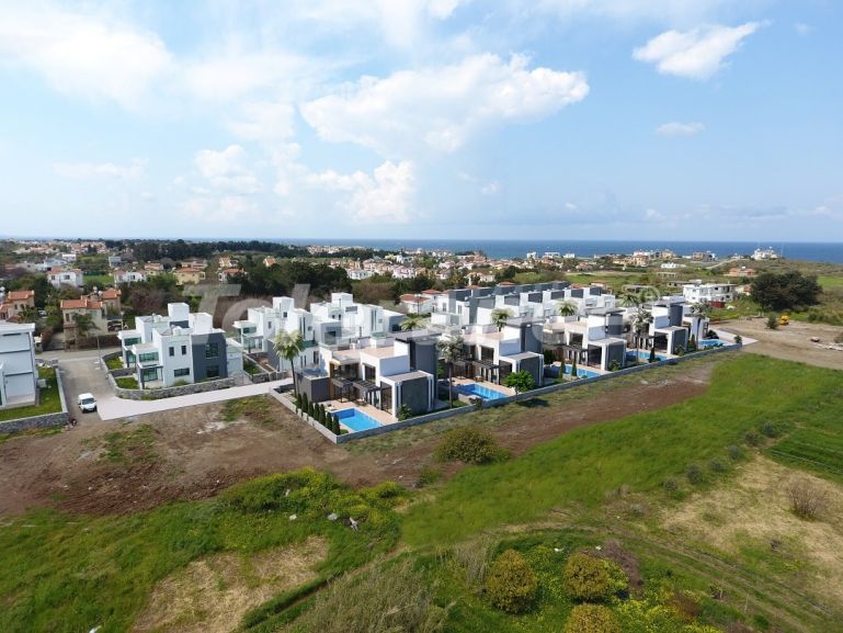 Вилла или дом от застройщика в Кирения, Северный Кипр вид на море с бассейном: купить недвижимость в Турции - 72402