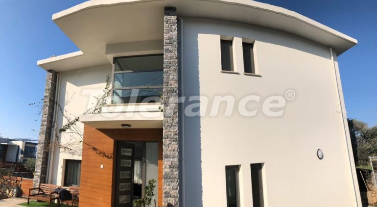 Вилла или дом в Кирения, Северный Кипр: купить недвижимость в Турции - 72722