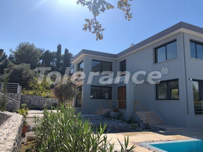 Вилла или дом в Кирения, Северный Кипр вид на море с бассейном: купить недвижимость в Турции - 72740