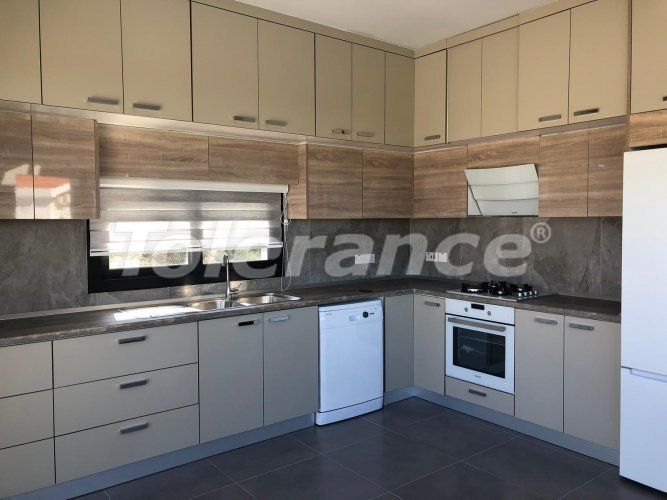 Вилла или дом в Кирения, Северный Кипр вид на море с бассейном: купить недвижимость в Турции - 72747