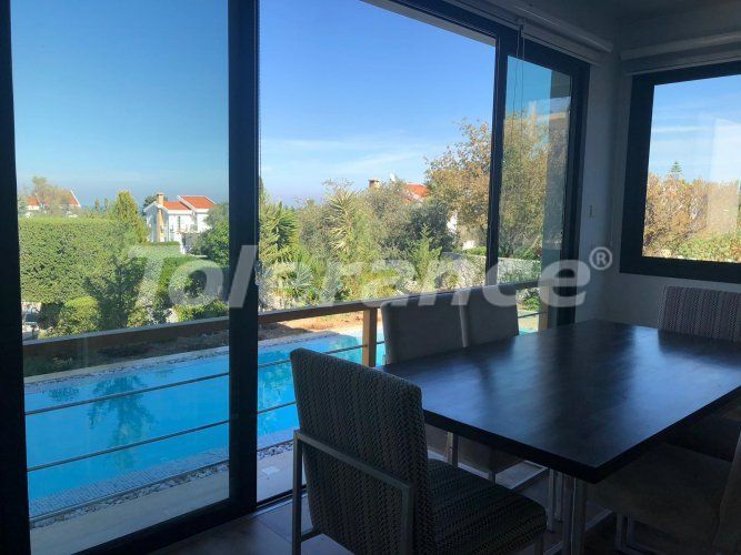 Вилла или дом в Кирения, Северный Кипр вид на море с бассейном: купить недвижимость в Турции - 72752