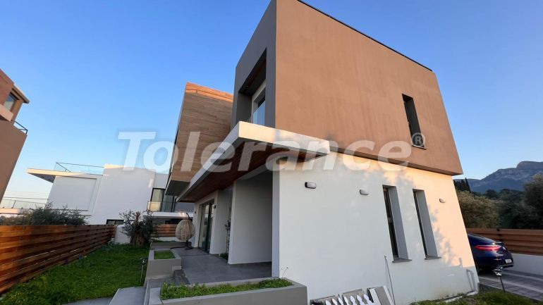 Вилла или дом в Кирения, Северный Кипр вид на море: купить недвижимость в Турции - 73215