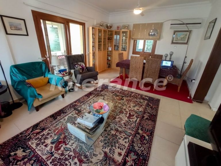 Вилла или дом в Кирения, Северный Кипр с бассейном: купить недвижимость в Турции - 73424