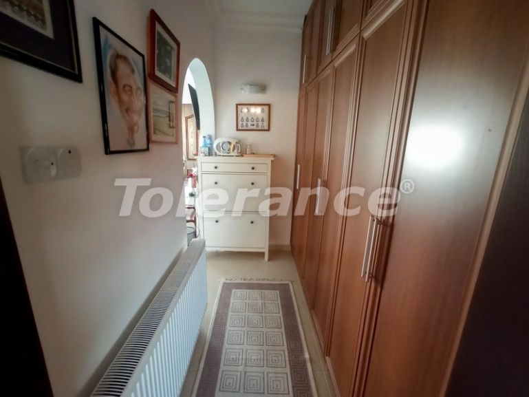 Вилла или дом в Кирения, Северный Кипр с бассейном: купить недвижимость в Турции - 73438