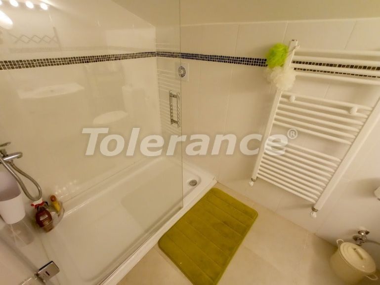 Вилла или дом в Кирения, Северный Кипр с бассейном: купить недвижимость в Турции - 73446