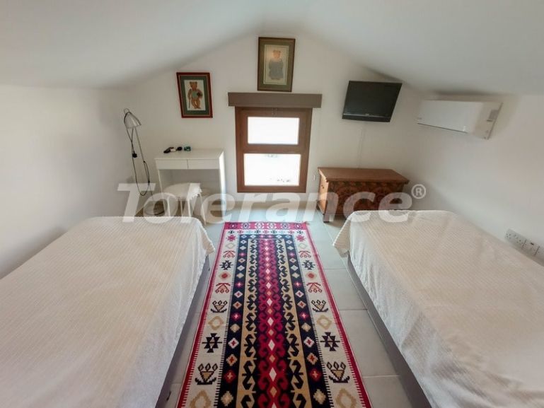 Вилла или дом в Кирения, Северный Кипр с бассейном: купить недвижимость в Турции - 73447