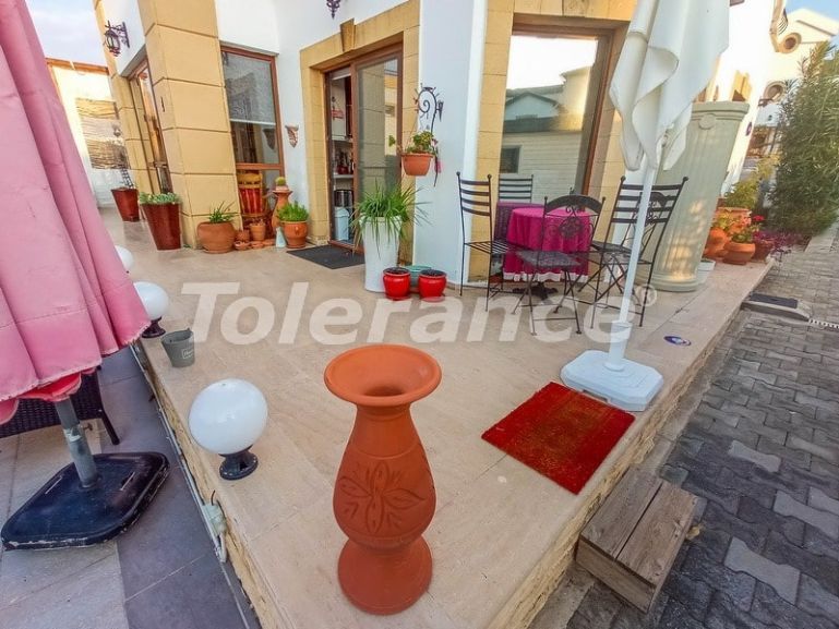 Вилла или дом в Кирения, Северный Кипр с бассейном: купить недвижимость в Турции - 73449