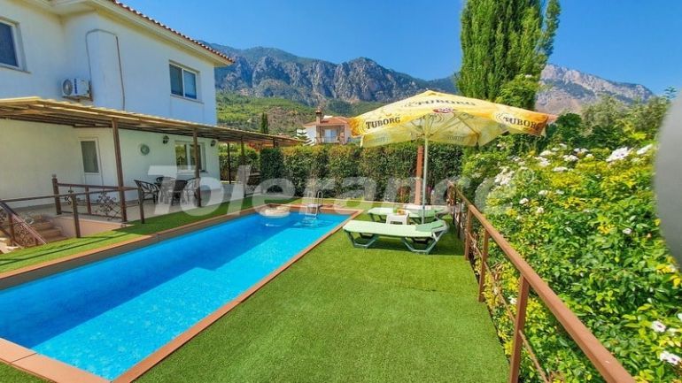 Вилла или дом в Кирения, Северный Кипр: купить недвижимость в Турции - 73452
