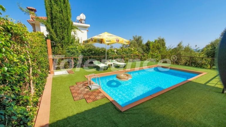 Вилла или дом в Кирения, Северный Кипр: купить недвижимость в Турции - 73456