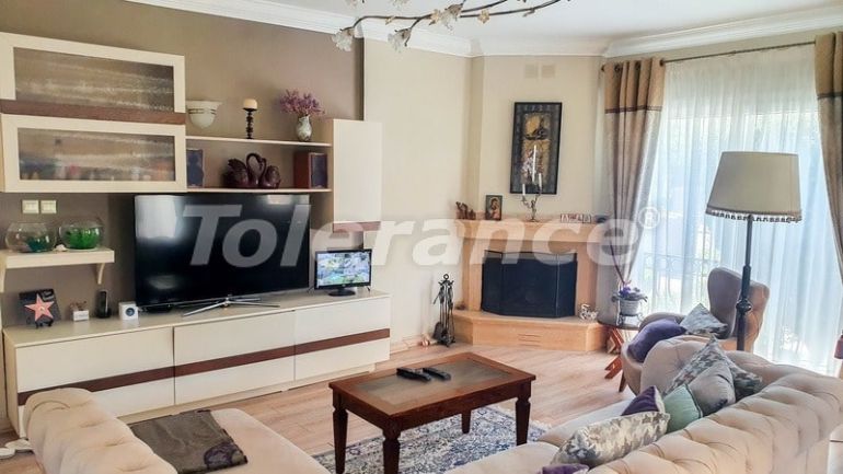 Вилла или дом в Кирения, Северный Кипр: купить недвижимость в Турции - 73457