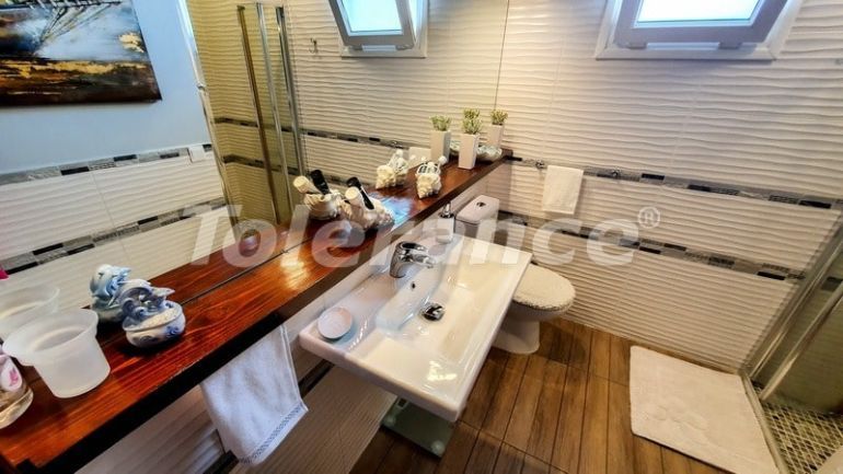 Вилла или дом в Кирения, Северный Кипр: купить недвижимость в Турции - 73466