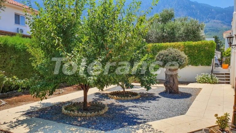 Вилла или дом в Кирения, Северный Кипр: купить недвижимость в Турции - 73473