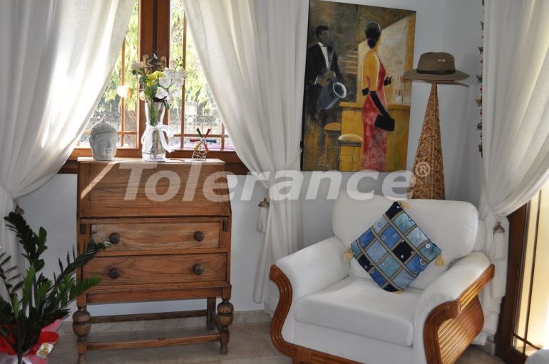 Вилла или дом в Кирения, Северный Кипр с бассейном: купить недвижимость в Турции - 73890