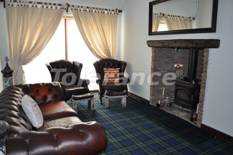 Вилла или дом в Кирения, Северный Кипр с бассейном: купить недвижимость в Турции - 73893