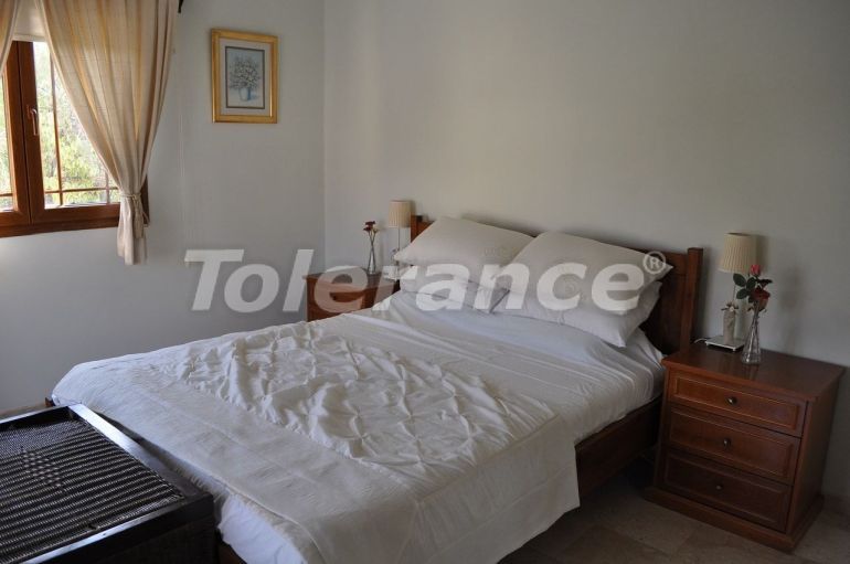 Вилла или дом в Кирения, Северный Кипр с бассейном: купить недвижимость в Турции - 73895