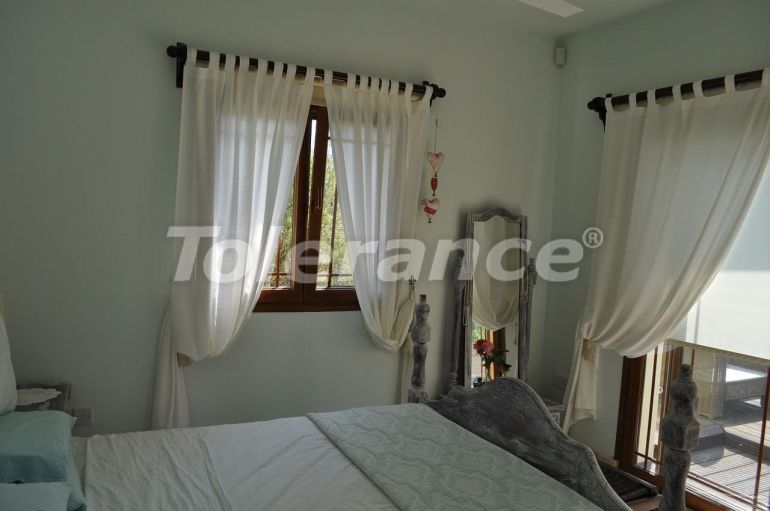 Вилла или дом в Кирения, Северный Кипр с бассейном: купить недвижимость в Турции - 73899