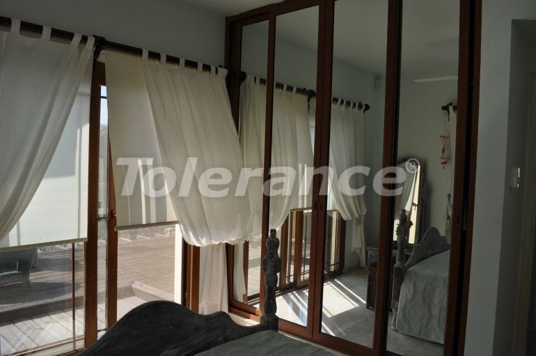 Вилла или дом в Кирения, Северный Кипр с бассейном: купить недвижимость в Турции - 73900