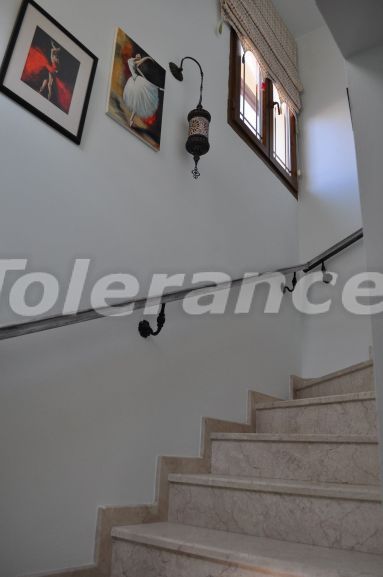 Вилла или дом в Кирения, Северный Кипр с бассейном: купить недвижимость в Турции - 73901