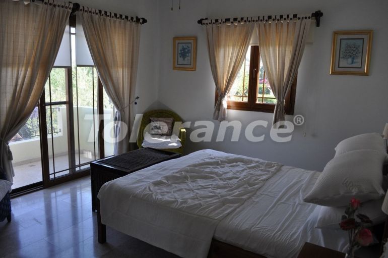 Вилла или дом в Кирения, Северный Кипр с бассейном: купить недвижимость в Турции - 73904