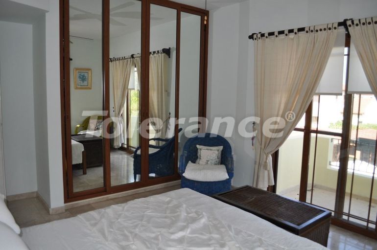 Вилла или дом в Кирения, Северный Кипр с бассейном: купить недвижимость в Турции - 73905