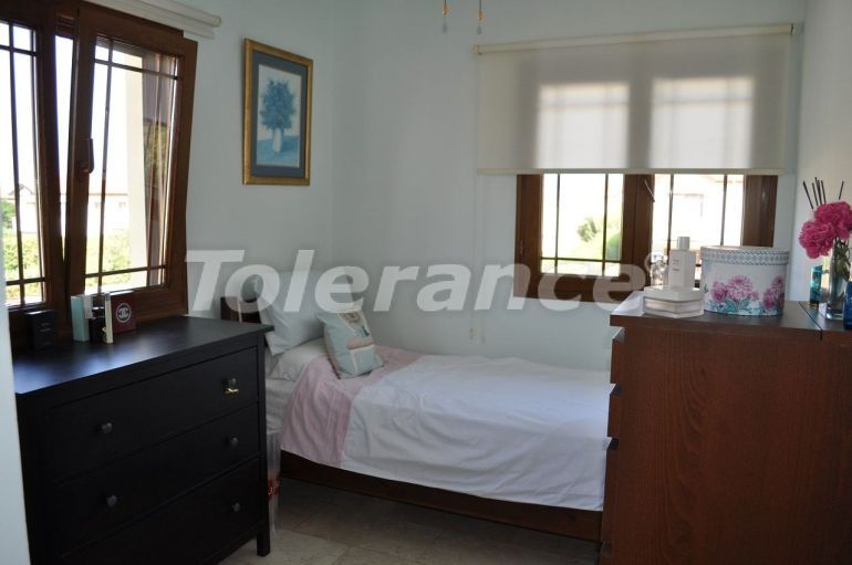 Вилла или дом в Кирения, Северный Кипр с бассейном: купить недвижимость в Турции - 73906