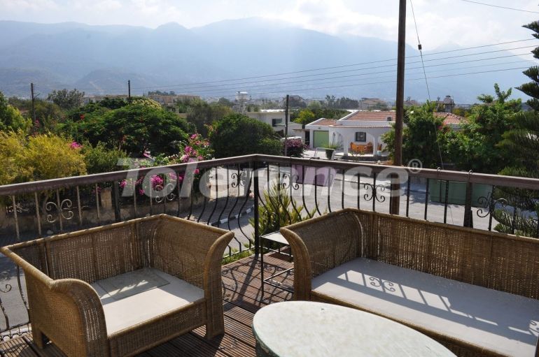 Вилла или дом в Кирения, Северный Кипр с бассейном: купить недвижимость в Турции - 73912