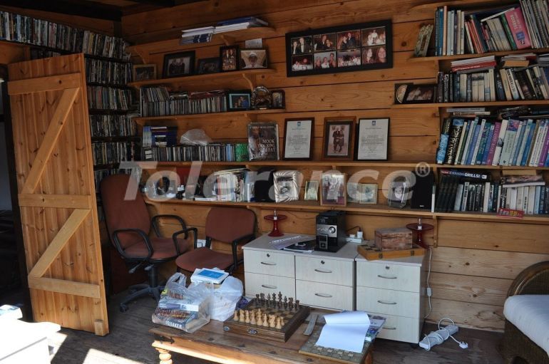 Вилла или дом в Кирения, Северный Кипр с бассейном: купить недвижимость в Турции - 73923