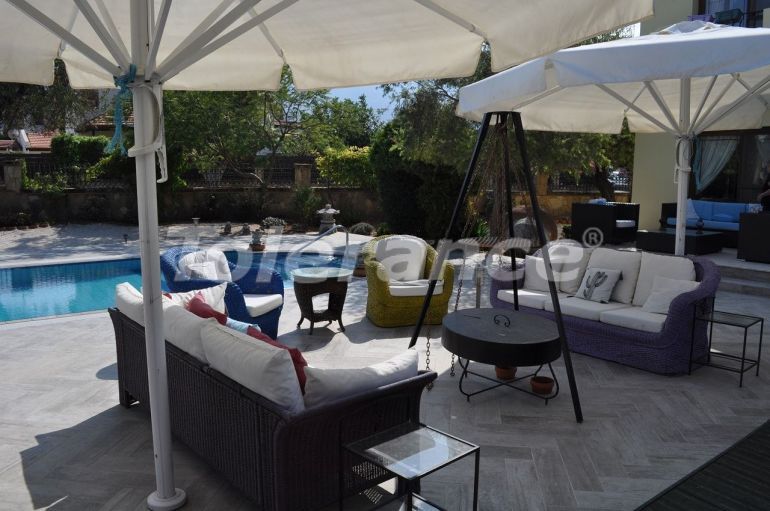 Вилла или дом в Кирения, Северный Кипр с бассейном: купить недвижимость в Турции - 73924