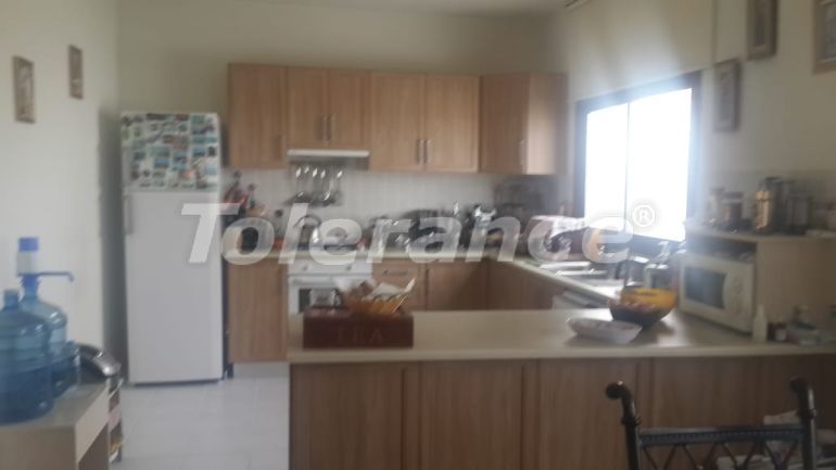 Вилла или дом в Кирения, Северный Кипр с бассейном: купить недвижимость в Турции - 74554