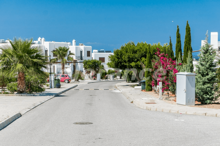 Вилла или дом в Кирения, Северный Кипр с бассейном: купить недвижимость в Турции - 74567