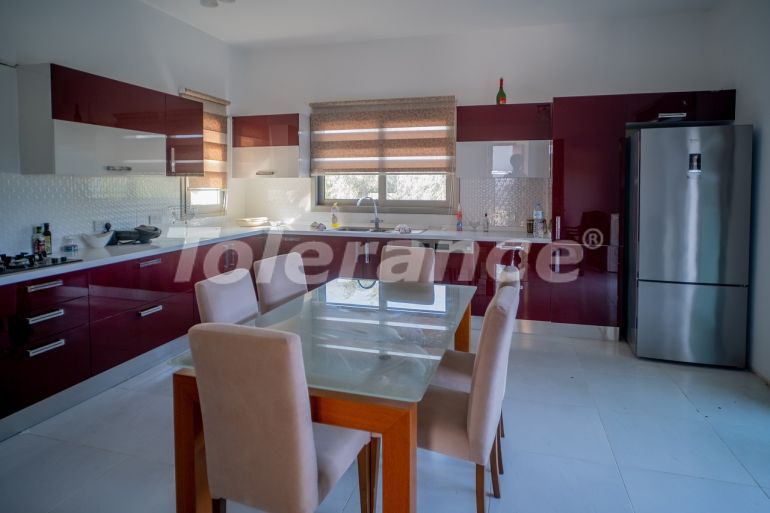 Вилла или дом в Кирения, Северный Кипр вид на море: купить недвижимость в Турции - 76434