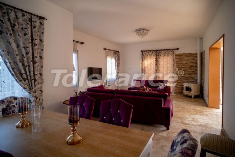 Вилла или дом в Кирения, Северный Кипр вид на море: купить недвижимость в Турции - 76437