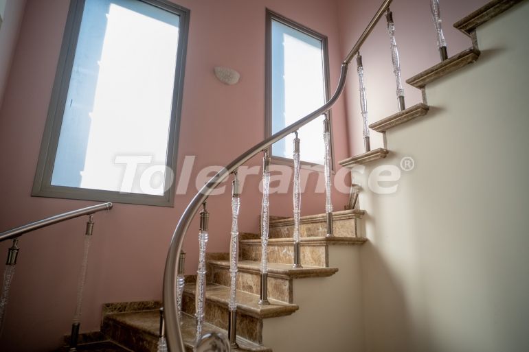 Вилла или дом в Кирения, Северный Кипр вид на море: купить недвижимость в Турции - 76445