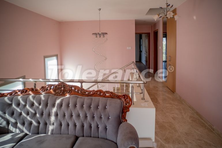 Вилла или дом в Кирения, Северный Кипр вид на море: купить недвижимость в Турции - 76448