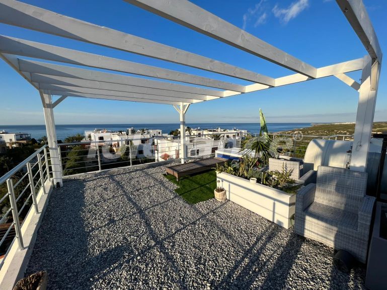 Вилла или дом в Кирения, Северный Кипр вид на море с бассейном: купить недвижимость в Турции - 77265