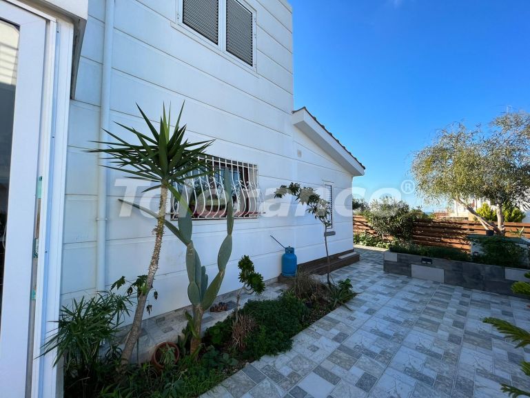 Вилла или дом в Кирения, Северный Кипр вид на море с бассейном: купить недвижимость в Турции - 77282