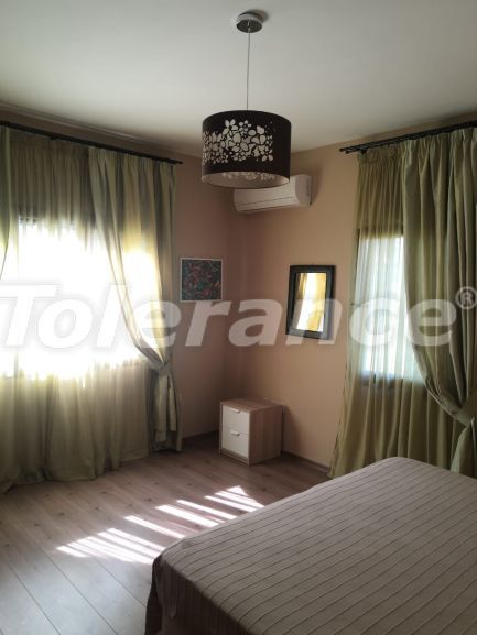 Вилла или дом в Кирения, Северный Кипр: купить недвижимость в Турции - 78042